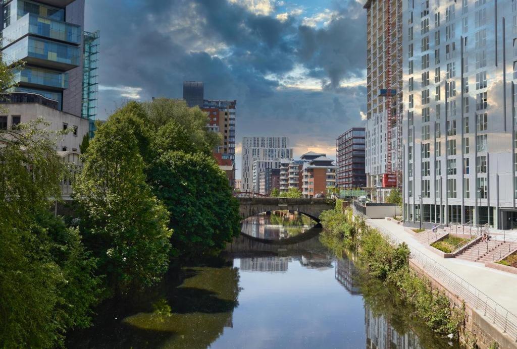 Adelphi Wharf Luxury Apartments マンチェスター エクステリア 写真